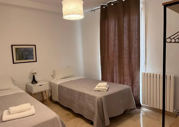 18 Torres Santa Cruz *